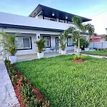 Luxury Home By Miami Int Airport
