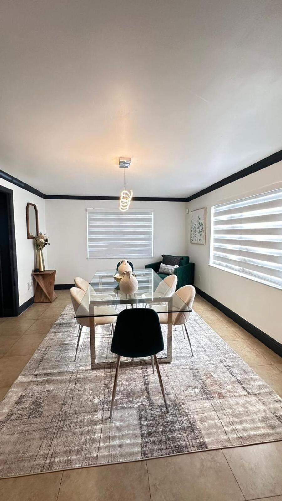 Luxury By Int Airport Holiday home *
