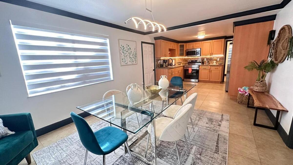 Luxury By Int Airport Holiday home *